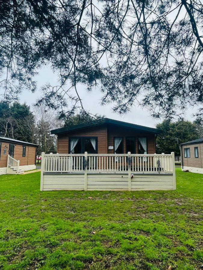 Lucky Lodge With Hot Tub York Exterior foto